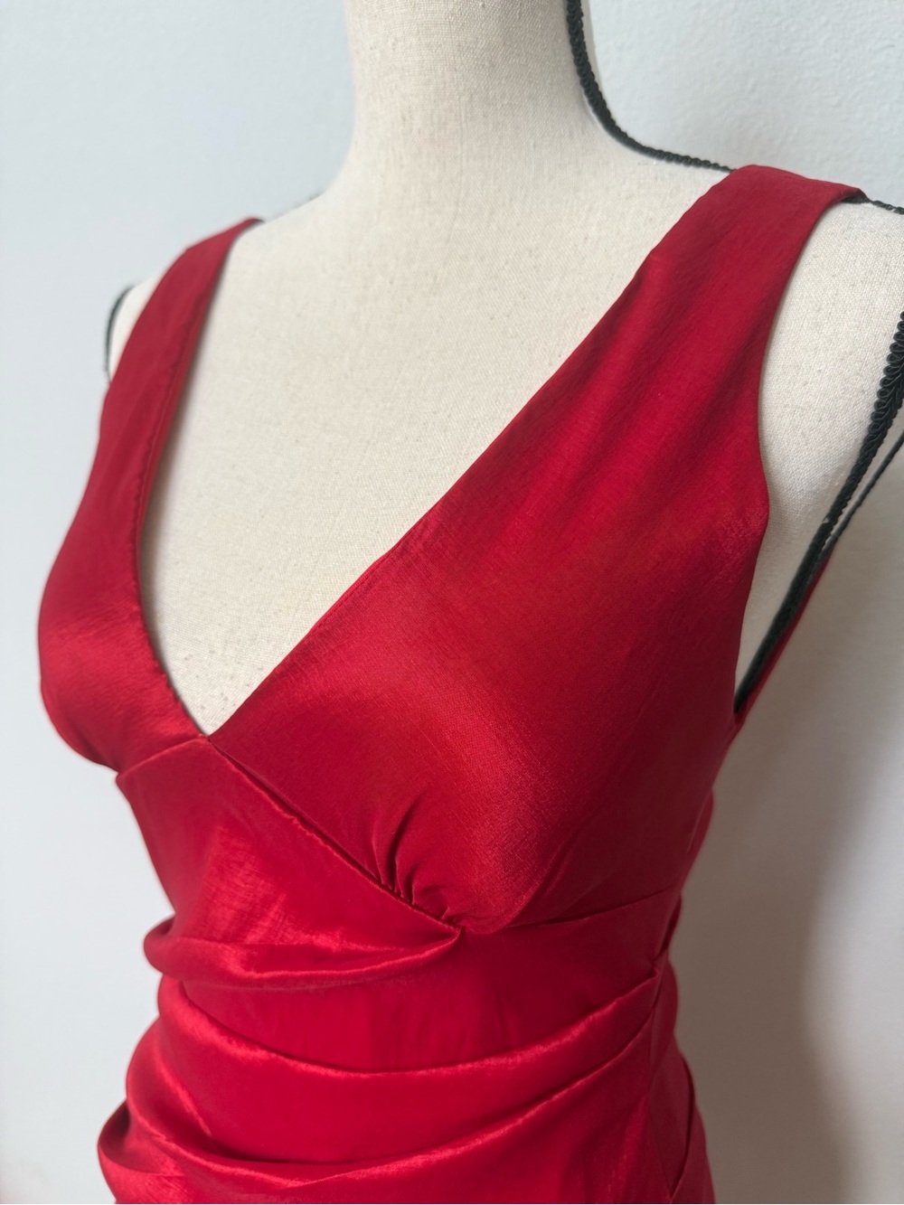 Cache Red V-Neck Sleeveless Satin Bodycon Dress - Picture 2 of 12